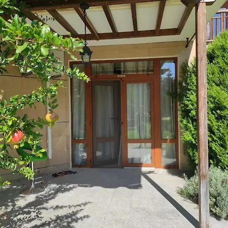 Modern Apt In The Gorgeous Garden Of Eden Complex