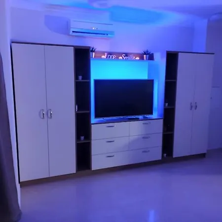 Modern Apt In The Gorgeous Garden Of Eden Complex *